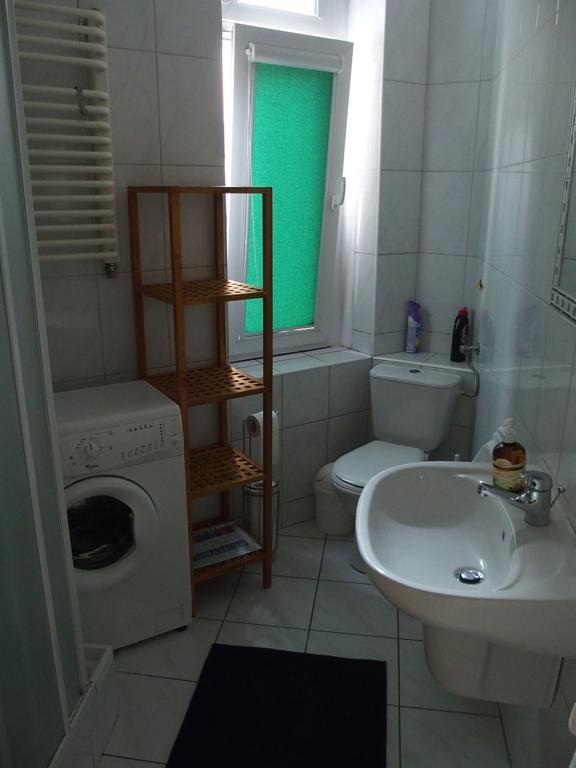 ポズナンRefined Flat In Jezyce Districtアパートメント エクステリア 写真
